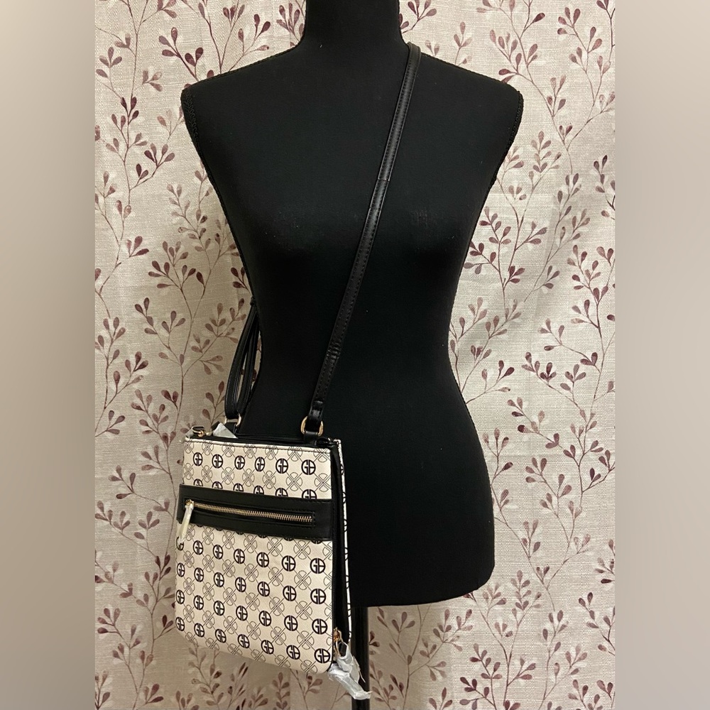 Giani Bernini - Signature Dasher Crossbody (NWT)